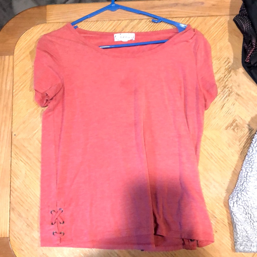 t shirt no stains never worn